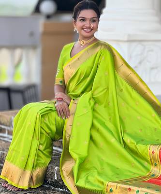 Soft paithani silk saree with zari weawing motifs design and meenakari weawing rich pallu 5