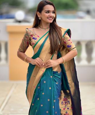Soft paithani silk saree with zari weawing motifs design and meenakari weawing rich pallu 4