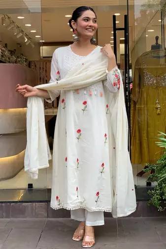 Whitechanderi silk kurta set with embroidered dupatta