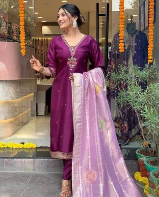 Wine elegant chanderi kurti set with embroidery & jacquard dupatta ready-made ethnic wear 3