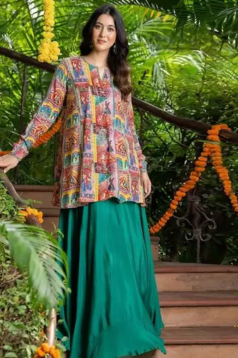 Multicolor printed chinon co ord set