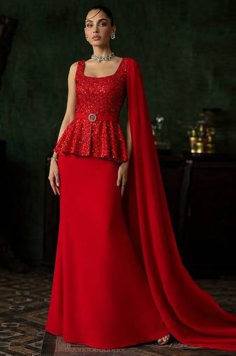 Red embroidered net fusion set