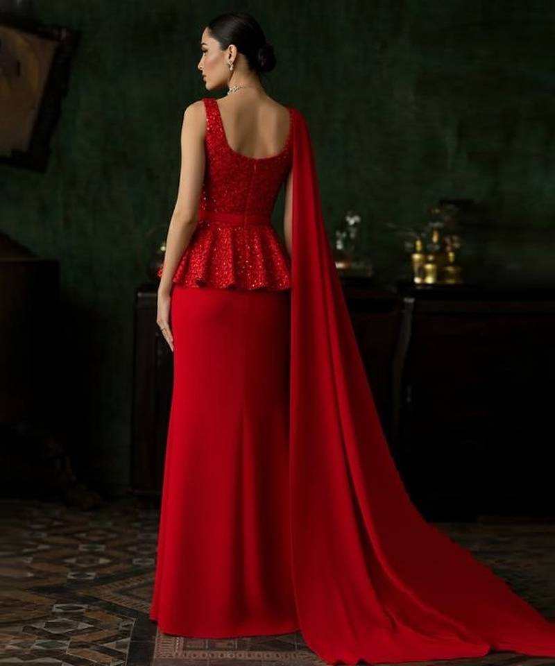 Red embroidered net fusion set