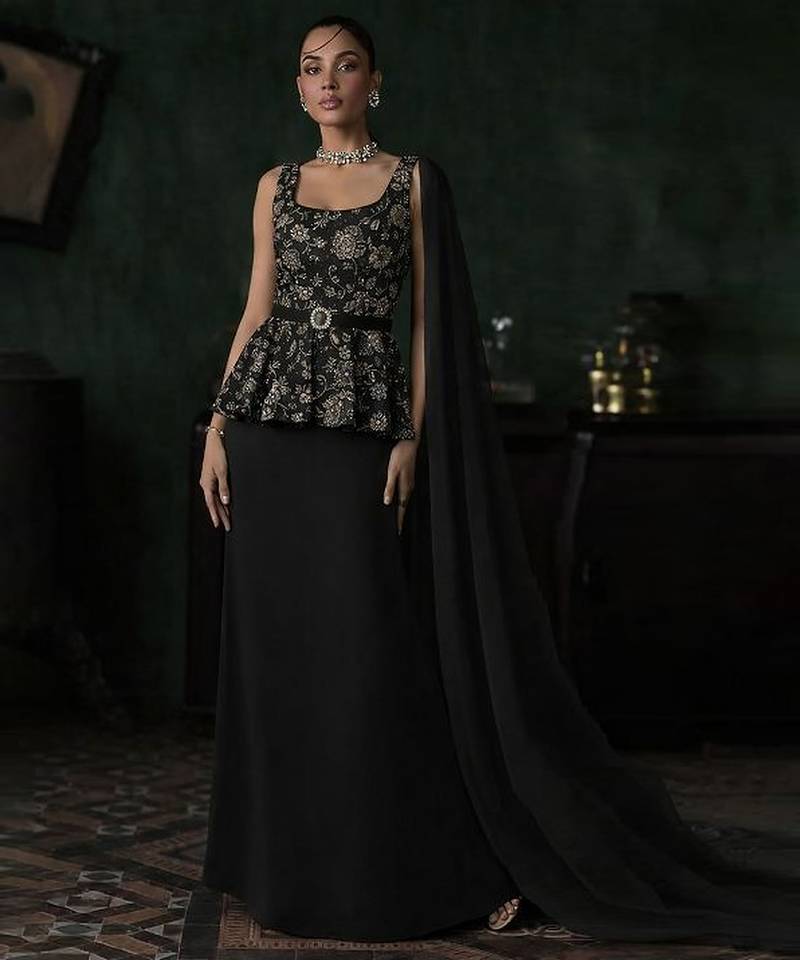 Black embroidered net fusion set