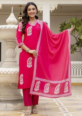 Pink trendy ready-made rayon kurti set with printed chanderi cotton dupatta 1