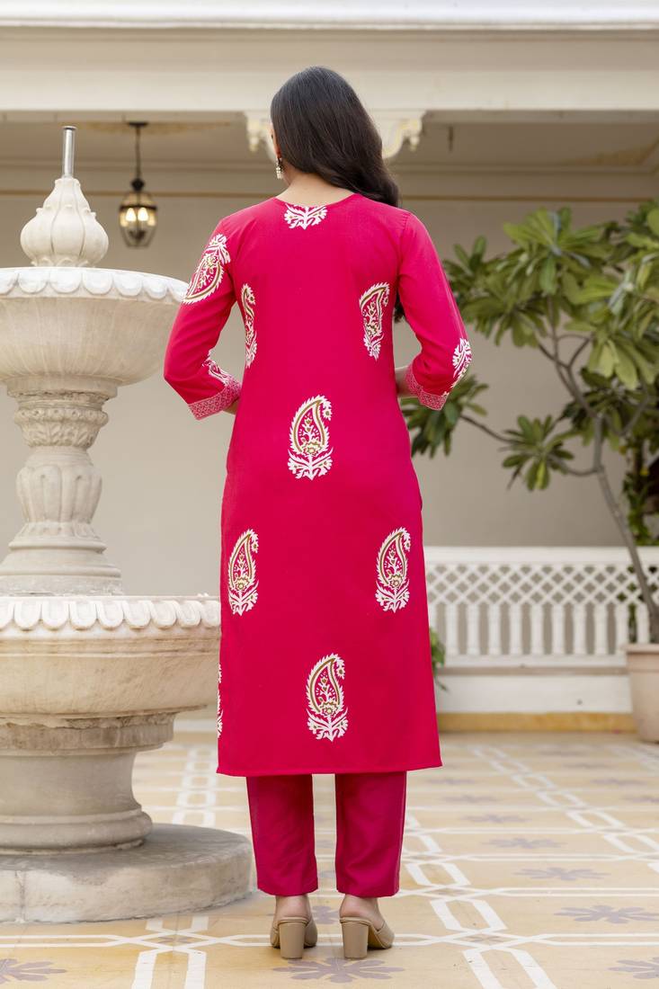 Pink trendy ready-made rayon kurti set with printed chanderi cotton dupatta