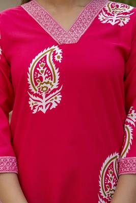 Pink trendy ready-made rayon kurti set with printed chanderi cotton dupatta 3