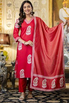 Red trendy ready-made rayon kurti set with printed chanderi cotton dupatta 1