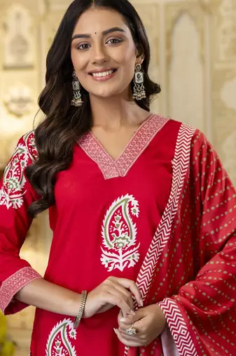 Red trendy ready-made rayon kurti set with printed chanderi cotton dupatta