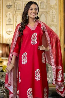 Red trendy ready-made rayon kurti set with printed chanderi cotton dupatta 4