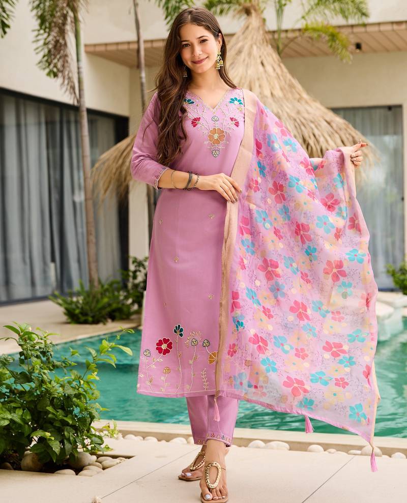 Lavender embroidered beads viscose gadhwal kurta set with dupatta