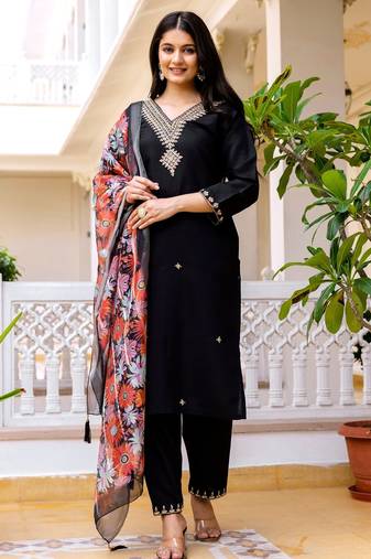 Black embroidered viscose chanderi kurta set with dupatta