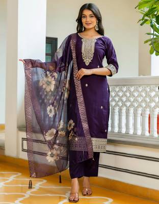 Purple embroidered beads viscose chanderi kurta set with dupatta 2