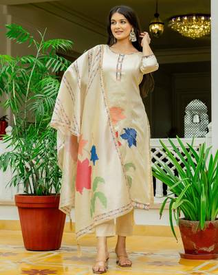 Off white embroidered viscose assam silk kurta set with dupatta 1