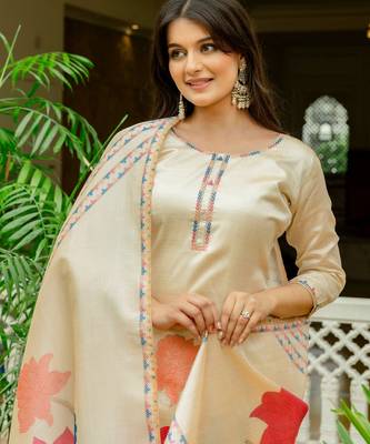 Off white embroidered viscose assam silk kurta set with dupatta 3