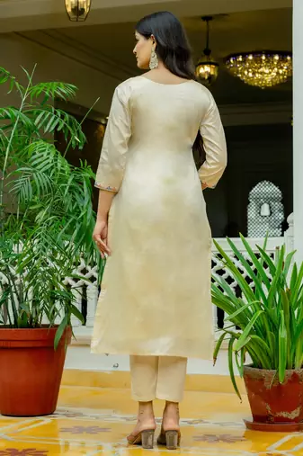 Off white embroidered viscose assam silk kurta set with dupatta