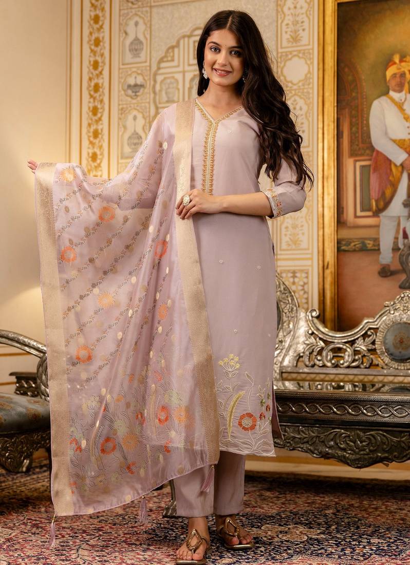 Lavender embroidered viscose simmer kurta set with dupatta