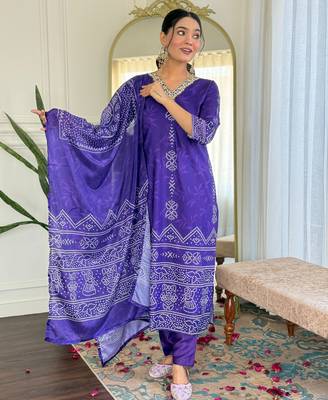 Blue printed french crepe kurta set with dupatta 2
