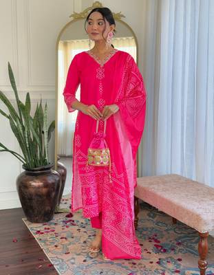 Pink printed french crepe kurta set with dupatta 1