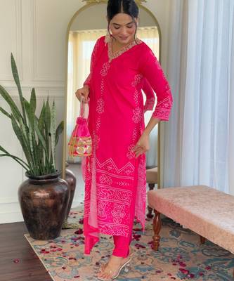 Pink printed french crepe kurta set with dupatta 3