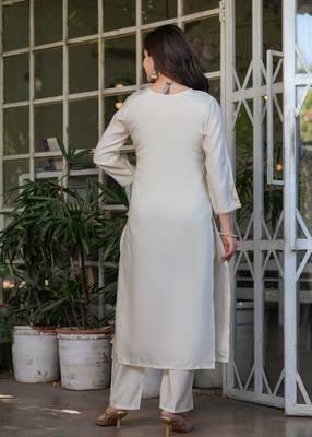 Off white embroidered viscose chanderi kurta set with dupatta 4