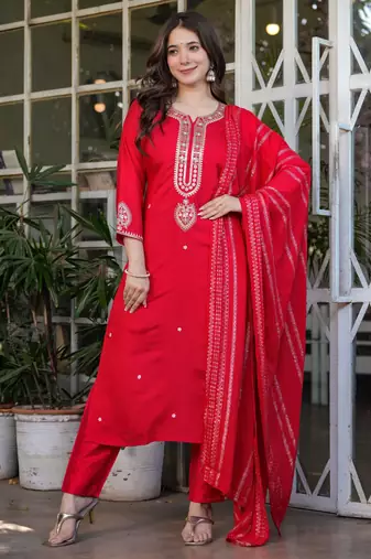 Red embroidered viscose chanderi kurta set with dupatta