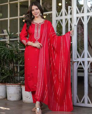 Red embroidered viscose chanderi kurta set with dupatta 2