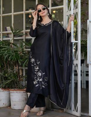 Black embroidered viscose rayon kurta set with dupatta 2