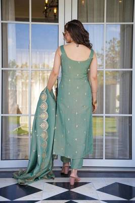 Sea green embroidered viscose chanderi kurta set with dupatta 5