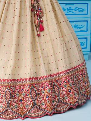 Cream- Jacquard Tissue Sequinned Thread & Embroidered Semi-Stitched Lehenga & Unstitched Blouse With Dupatta 5