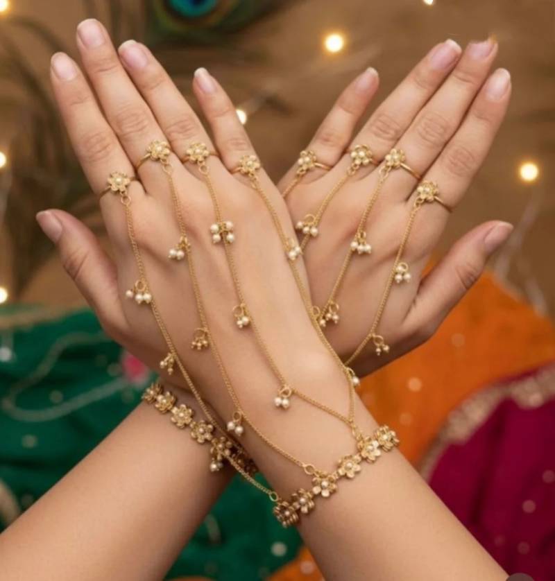 Beautiful bridal haathphool set