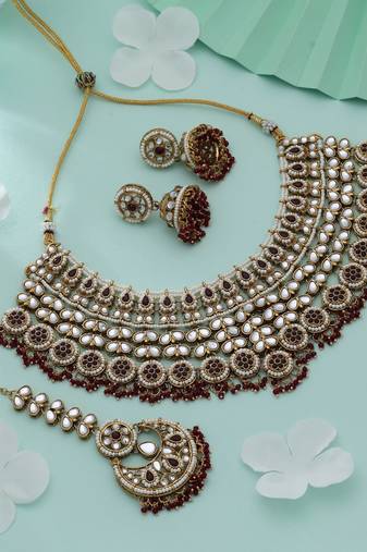 Maroon color kundan necklace set