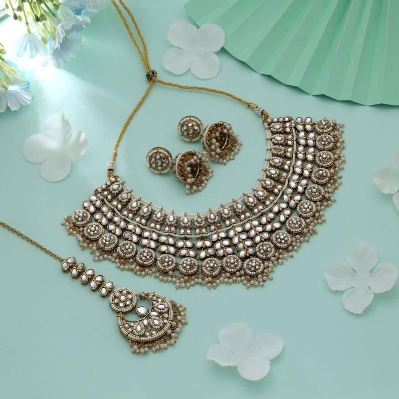 White color kundan necklace set