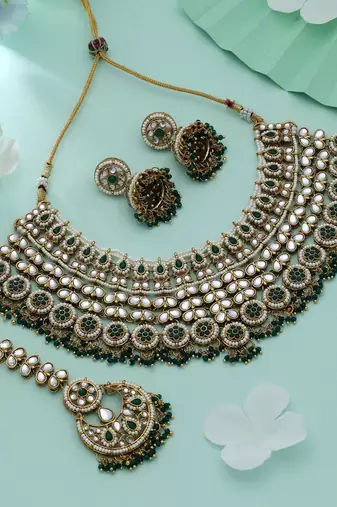 Green color kundan necklace set