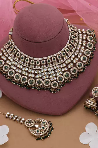 Green color kundan necklace set