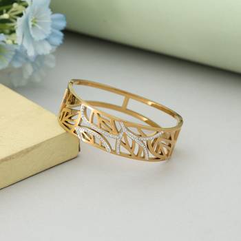 White color openable anti tarnish bracelet 1