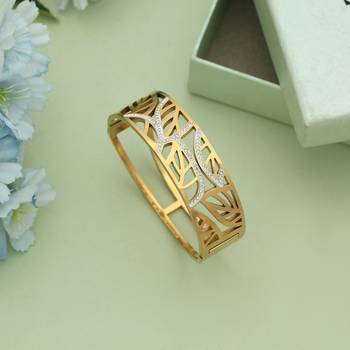 White color openable anti tarnish bracelet 2