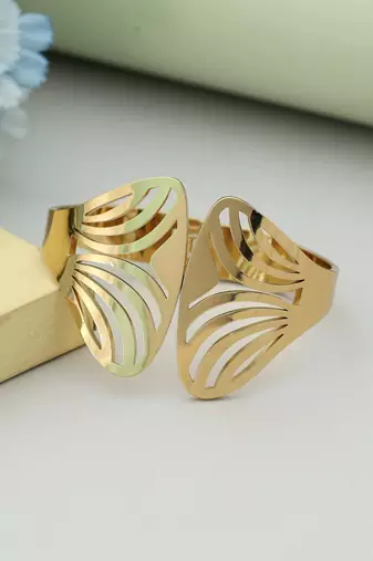 Gold color openable anti tarnish bracelet