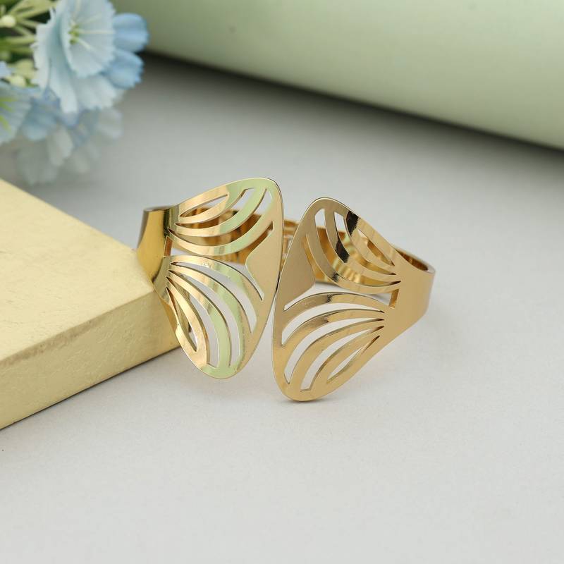 Gold color openable anti tarnish bracelet