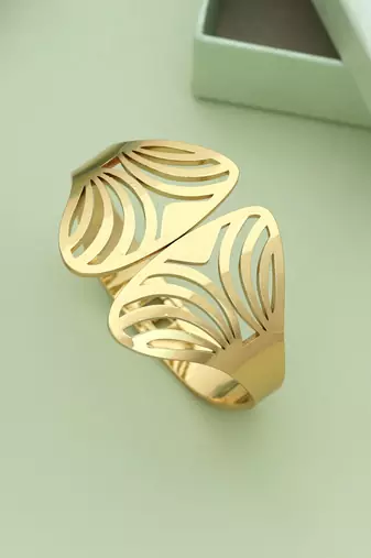 Gold color openable anti tarnish bracelet