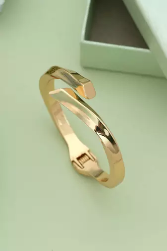 Gold color openable anti tarnish bracelet