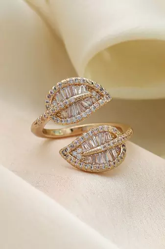 White color fashion rings