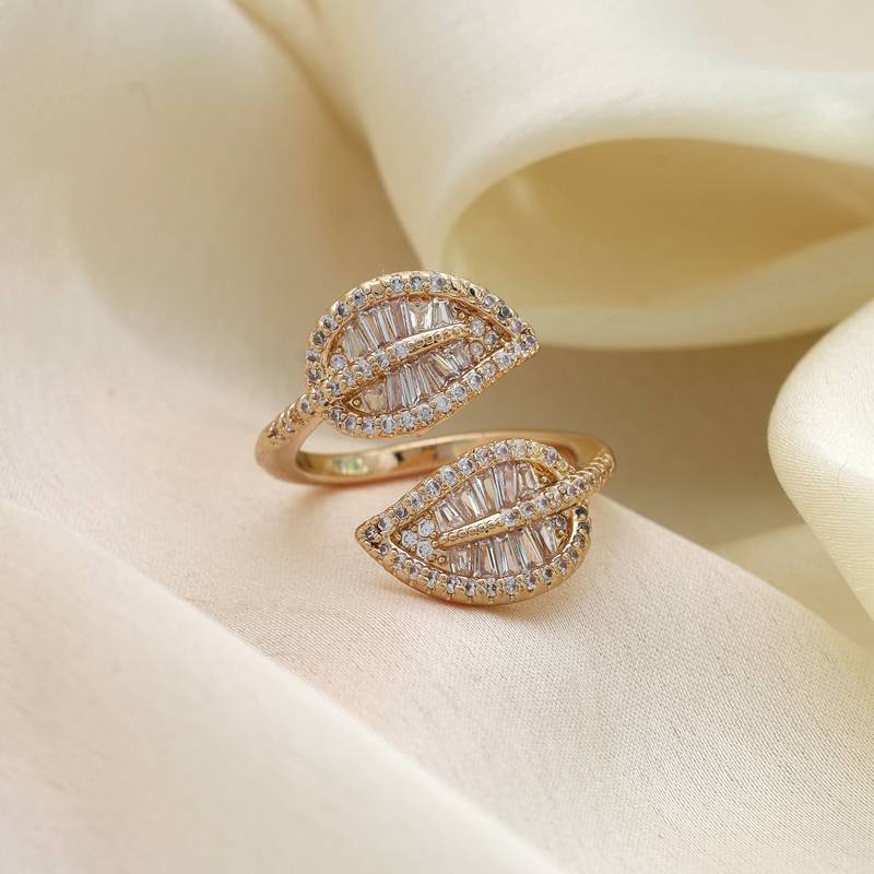 White color fashion rings