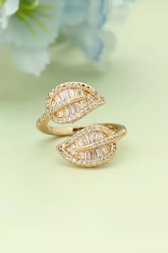 White color fashion rings
