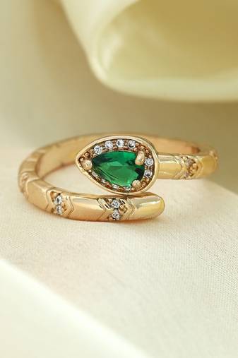 Green color fashion rings