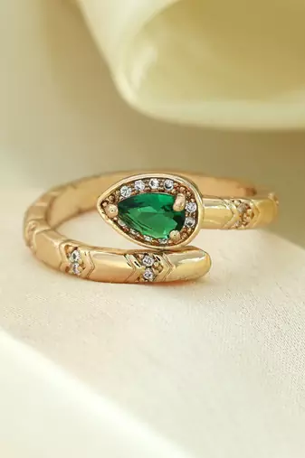 Green color fashion rings