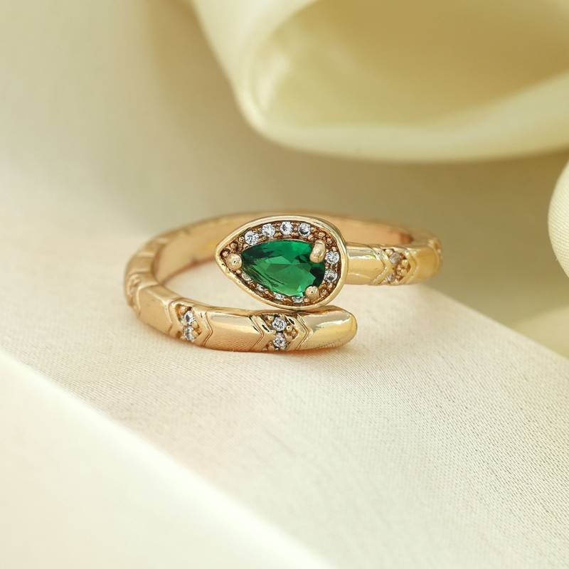 Green color fashion rings