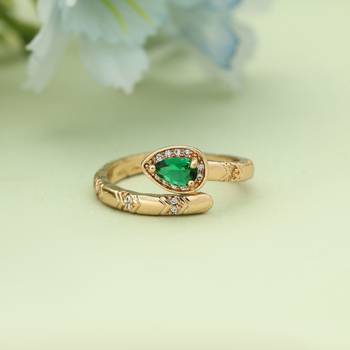 Green color fashion rings 2