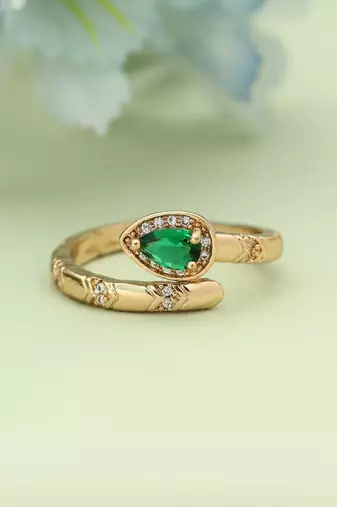 Green color fashion rings
