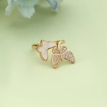 White color fashion rings 2